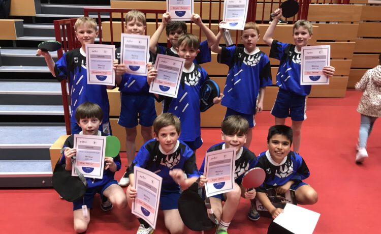 Tischtennis-Teams der Katharinenschule spielen um den Milch-Cup in Düsseldorf!